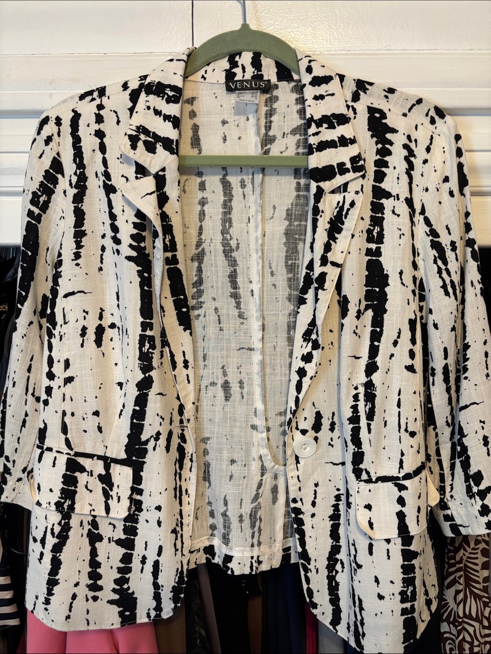 VENUS Black and White Abstract-Stripe Blazer